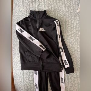 Toddler Nike matching sweat set 3t